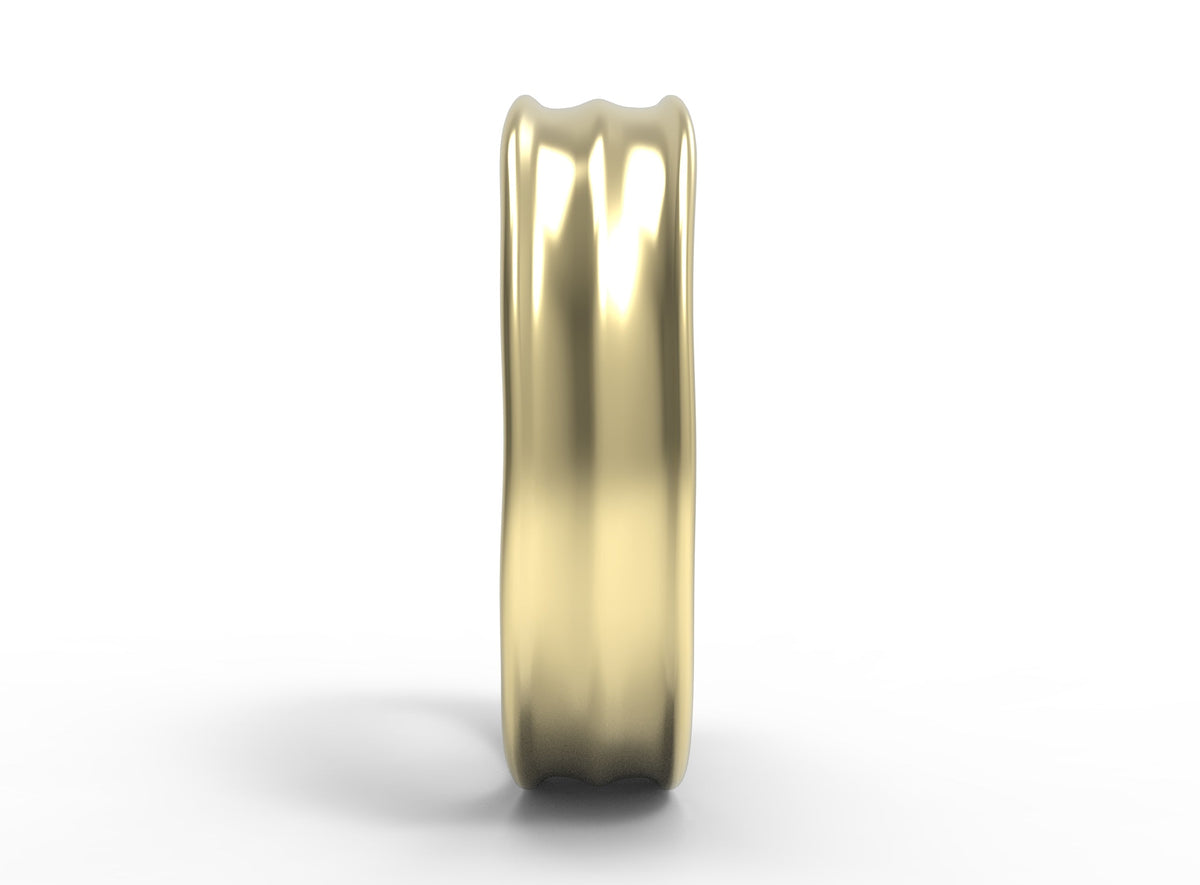 Close up of the mens Groove wedding band in yellow gold 2