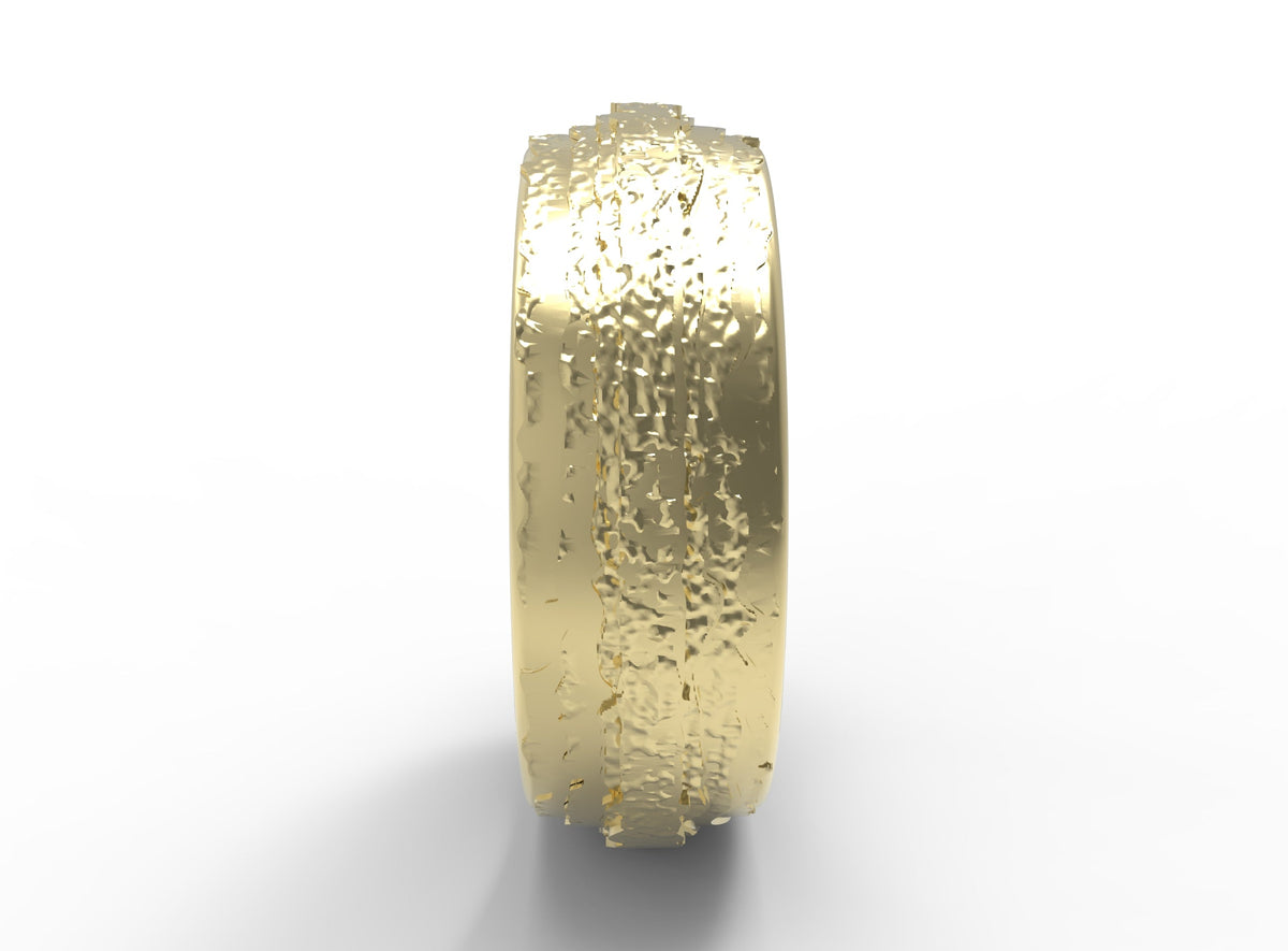 Close up of the mens Woodgrain wedding band in yellow gold 2